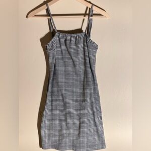 Women’s Medium Gray Plaid Jumper